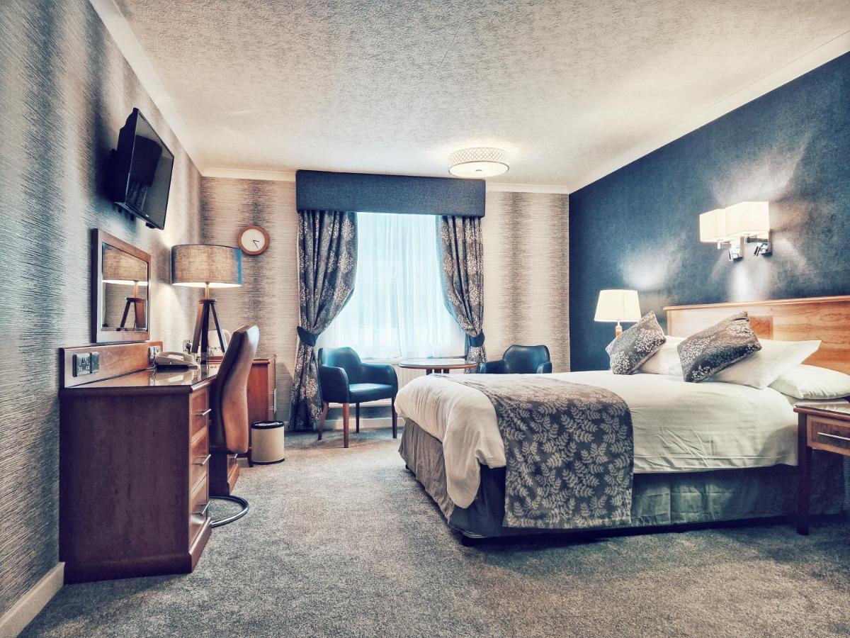 Swindon Blunsdon House Hotel, BW Premier Collection Esterno foto