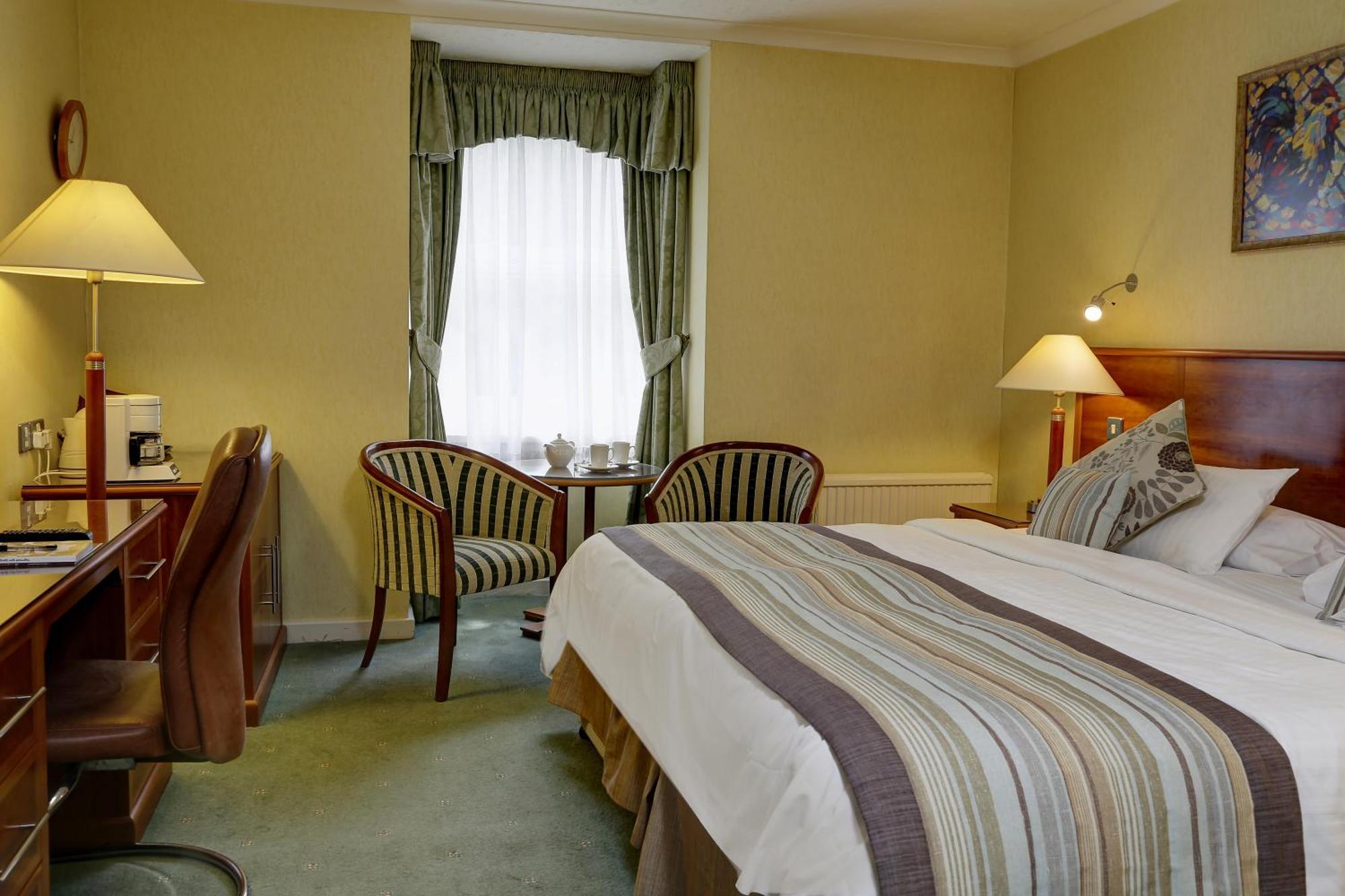Swindon Blunsdon House Hotel, BW Premier Collection Esterno foto